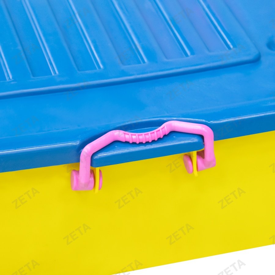 Контейнер с крышкой на колесиках, цветной (32 л.)